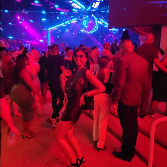 Meet your Posher, Mia Eternal - Picture 5 of 14